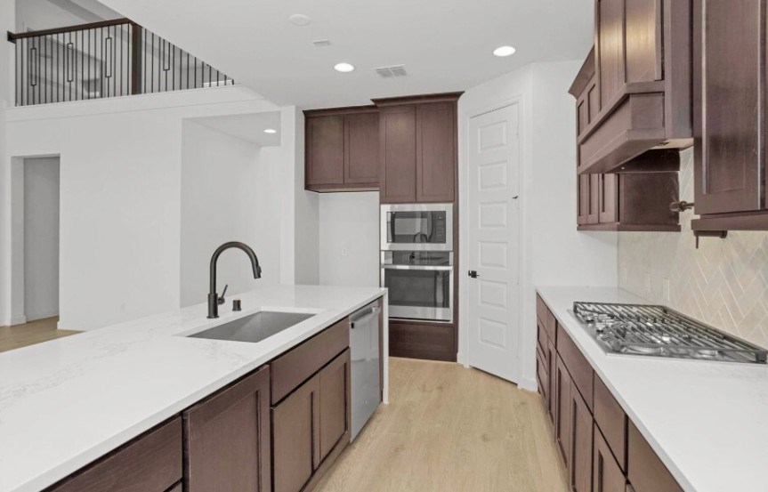 Perry 55 24526 Beebalm Trail Kitchen 2
