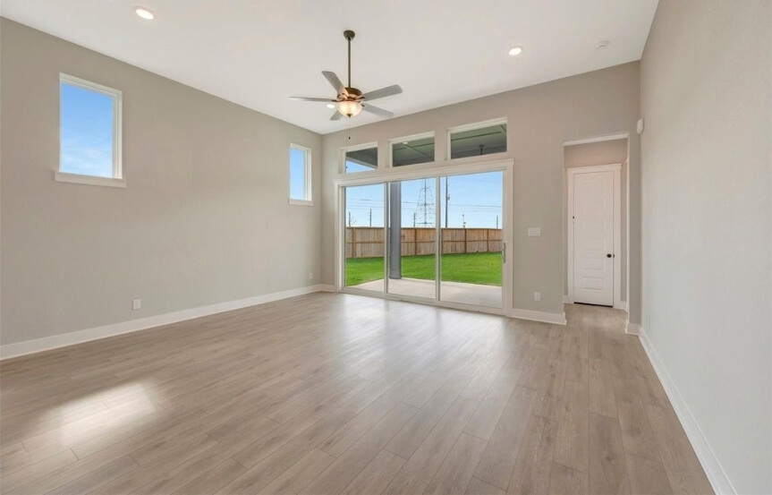 DW 45 . 22750 Norcrest Hills Dr . Interior 3