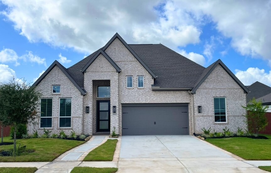 Chesmar 60 . 25011 Cedar Horn Ln . Exterior