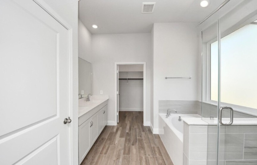 Beazer 7610 Cattail Shallows Lane Primary Ensuite