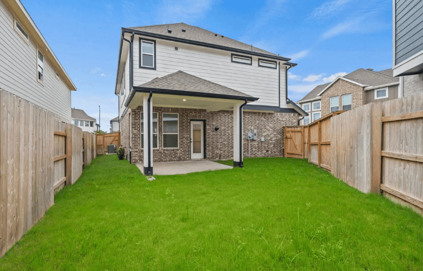CC . 24023 Breezy Bank Trl . Backyard