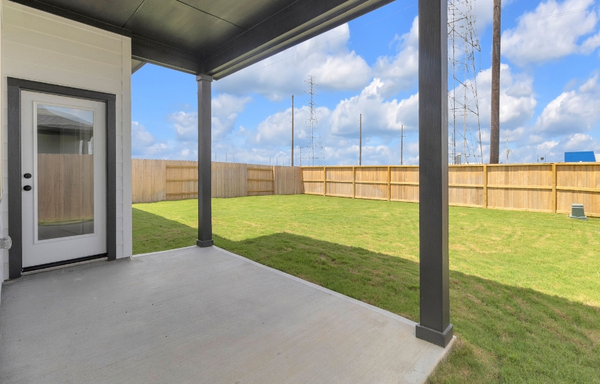 6411 Haltwhistle Ln Patio