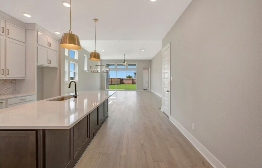 DW 45 . 22750 Norcrest Hills Dr . Interior