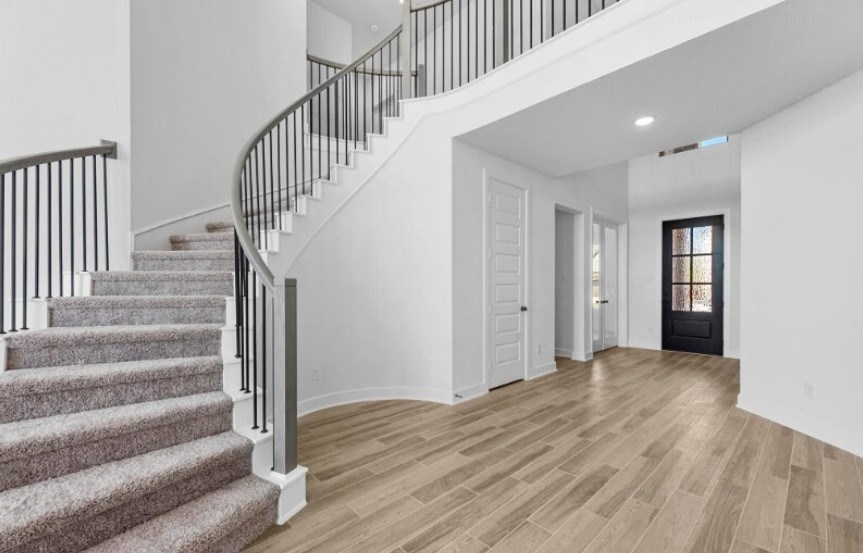 Westin 60 25215 Aster Hills Lane Entryway