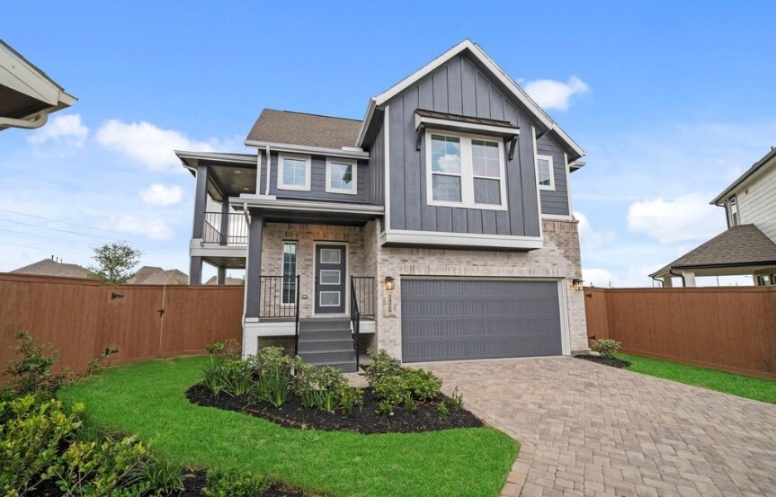 CC . 24019 Breezy Bank . Exterior