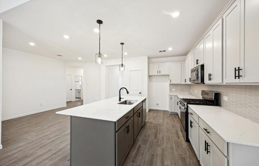 50 BR 7722 Clover Gully Kitchen 1 (1)