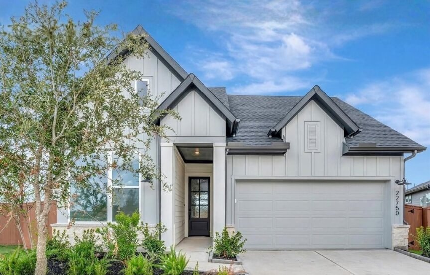 DW 45 . 22750 Norcrest Hills Dr . Exterior