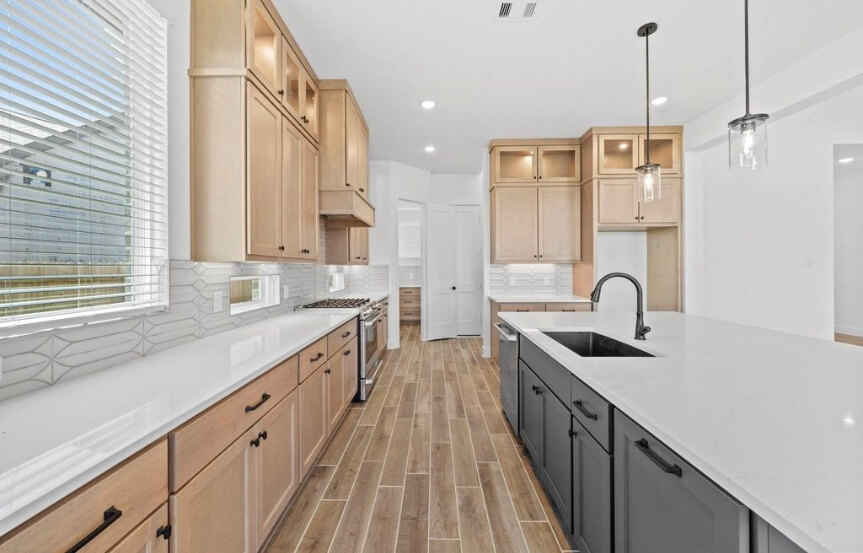 Chesmar 60 7002 Quaker Meadows Dr Kitchen 3