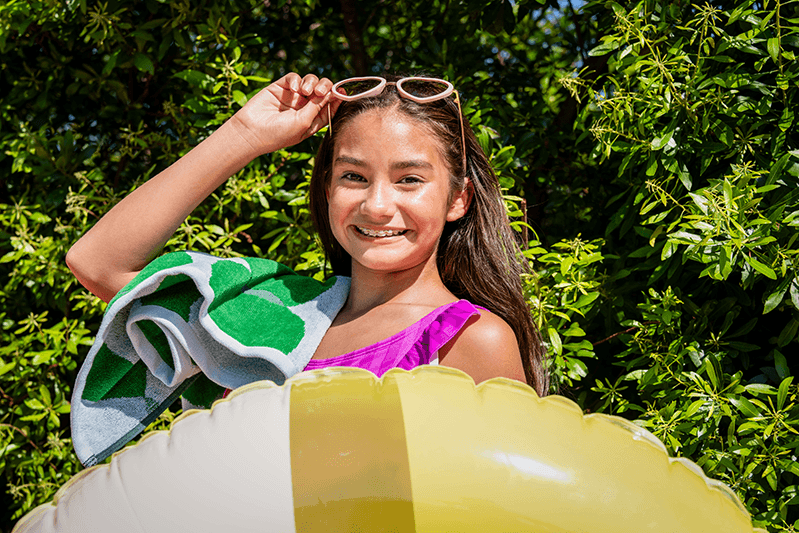 Girl With Pool Float And Sunglasses Elyson 2026 800Wl O