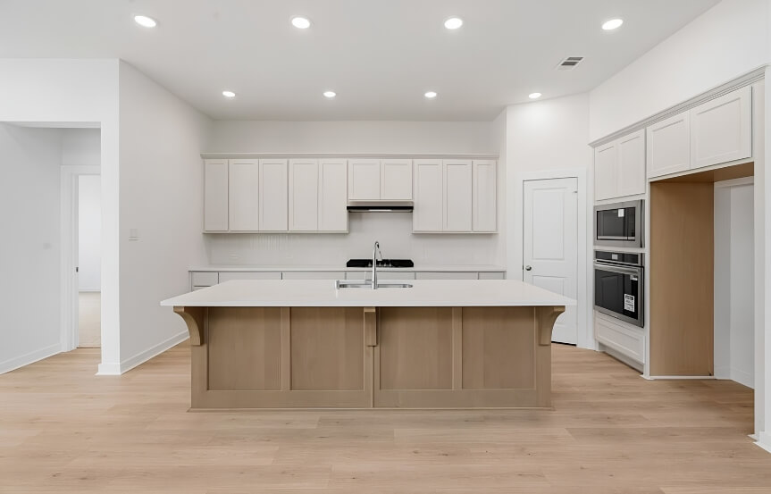 Highland 55 . 25014 Grassdale Ln . Kitchen