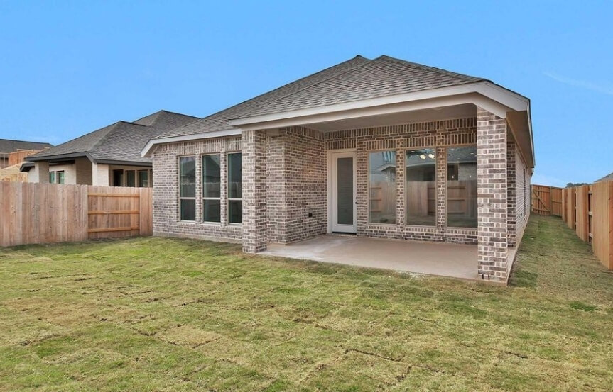 Perry 45 7438 Fraser Peak Dr, Backyard (1)