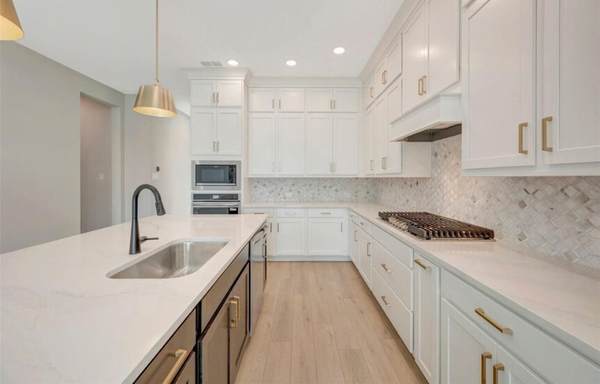 DW 45 . 22750 Norcrest Hills Dr . Kitchen 2