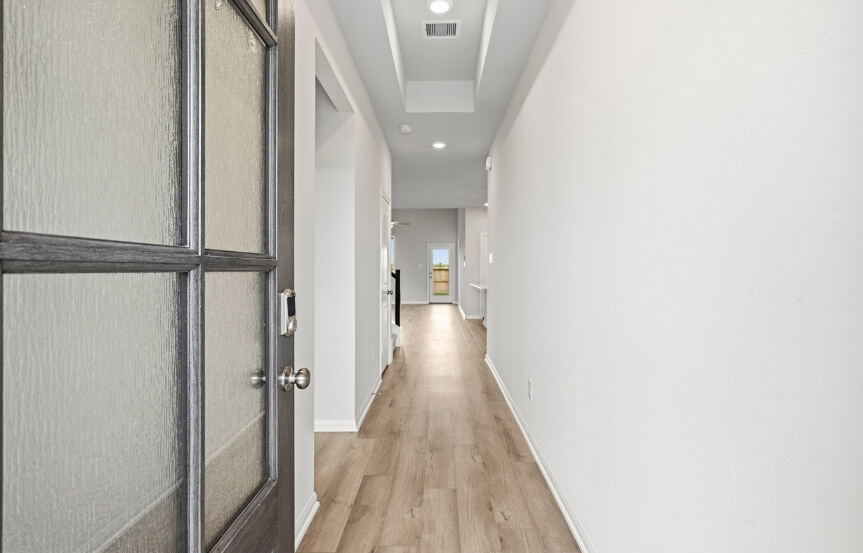 Brookfield 45 . 6407 Haltwhistle Ln . Entry