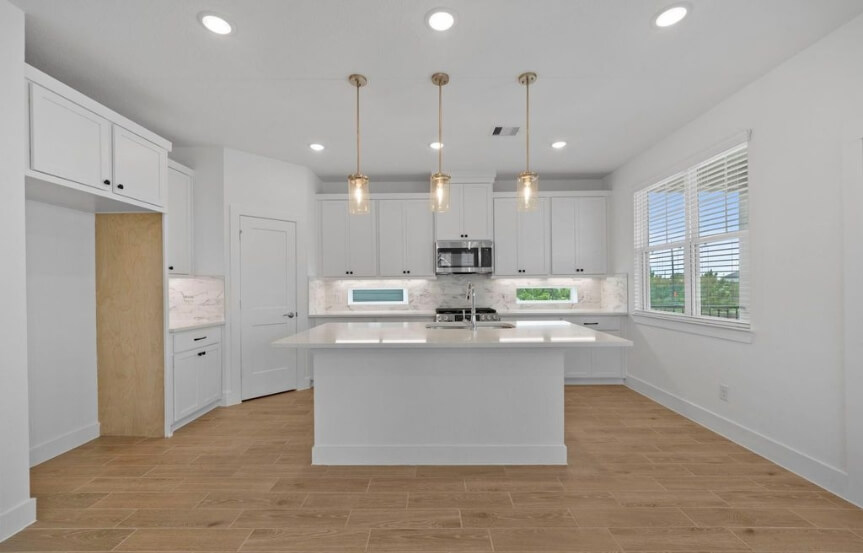 CC 7606 Meadow Mouse Ln Kitchen 1