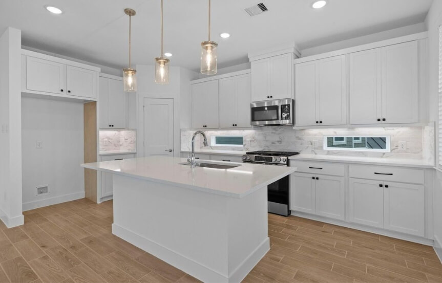 CC 7606 Meadow Mouse Ln Kitchen 2