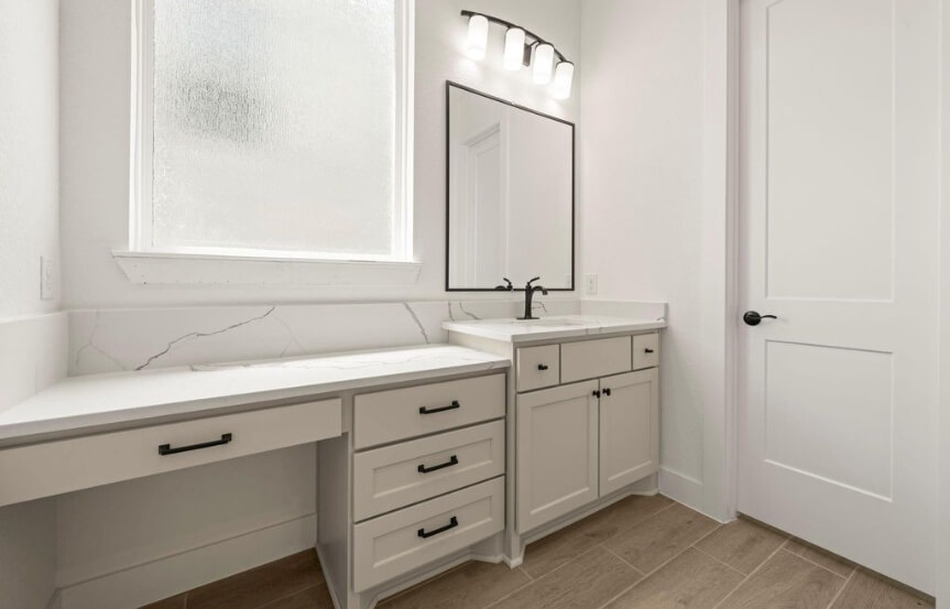 Chesmar 60 7107 Rustic Forest Dr Primary Bath 2