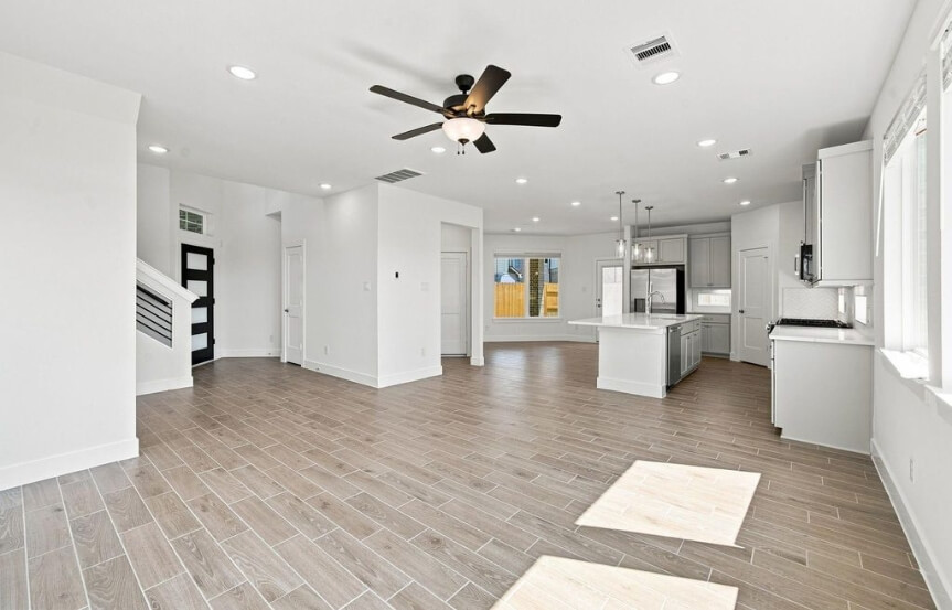 CC . 7627 Swooping Swallow Ln . Interior