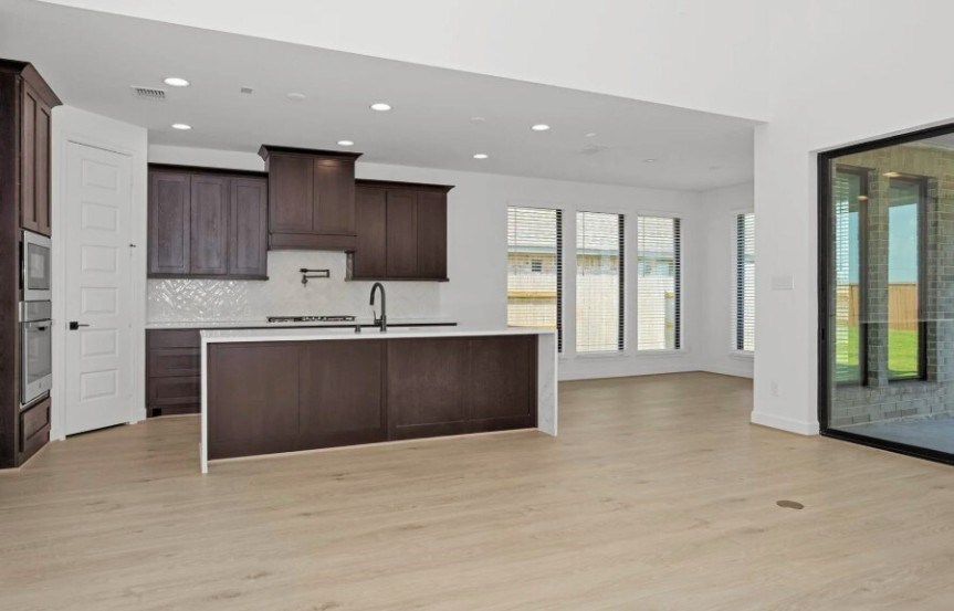 Perry 55 24526 Beebalm Trail Kitchen 1