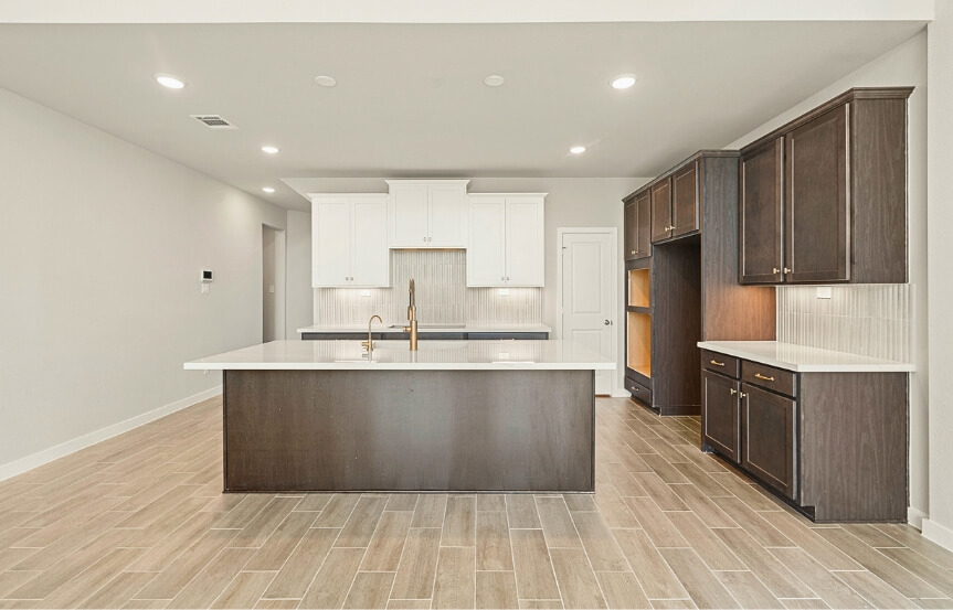 Newmark45 7426 Fraserpeakdr, Kitchen2 (1)