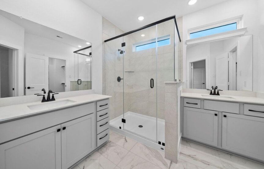 CC . 24019 Breezy Bank . Primary Bath
