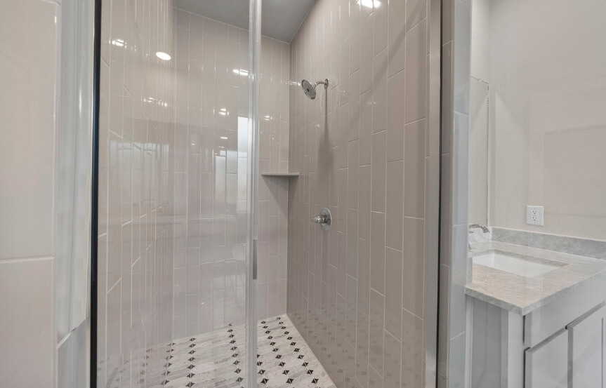 Newmark 45 7450 Fraser Peak, Bathrm3 (1)