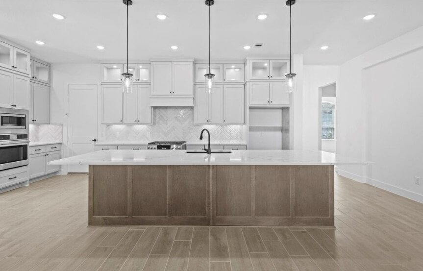 Chesmar 60 7006 Quaker Meadows Dr Kitchen