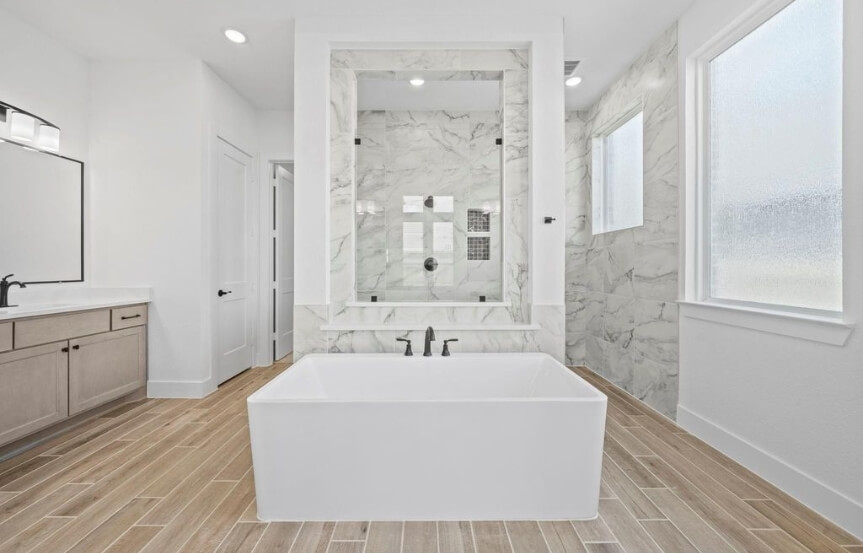 Chesmar 60 7002 Quaker Meadows Dr Primary Bath
