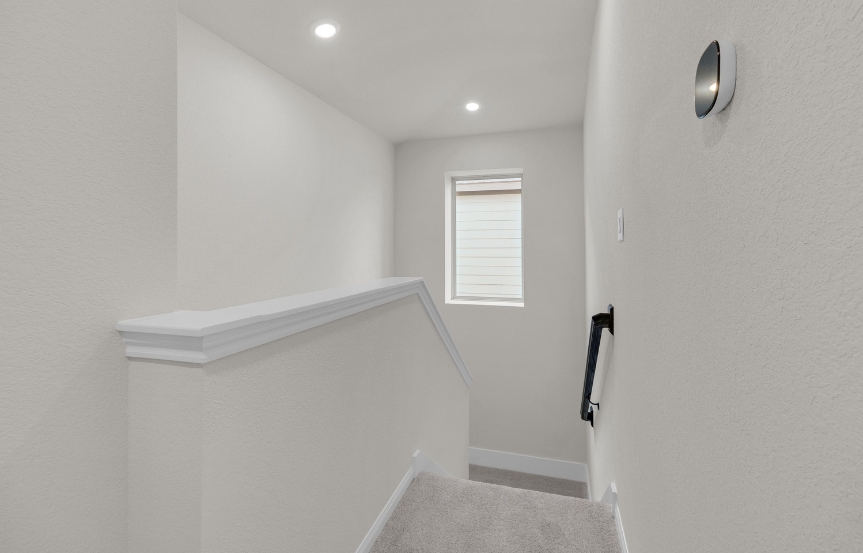 6411 Haltwhistle Ln Upstairs