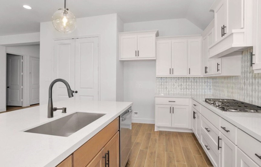 Perry 55 7210 Prairie Rye Drive Kitchen 2