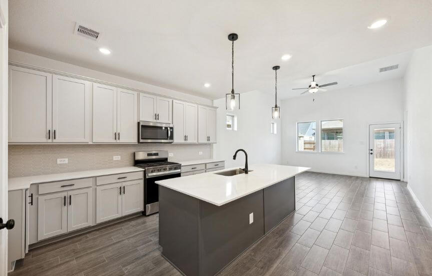 50 BR 7722 Clover Gully Kitchen 2 (1)