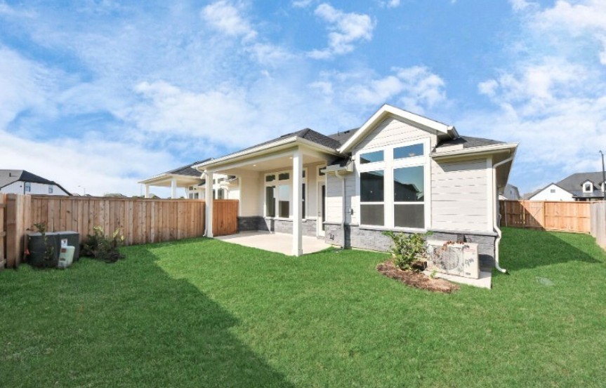 Beazer 7610 Cattail Shallows Lane Back Yard