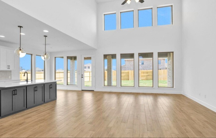 Perry 55 7230 Glade Bush Drive Living 2