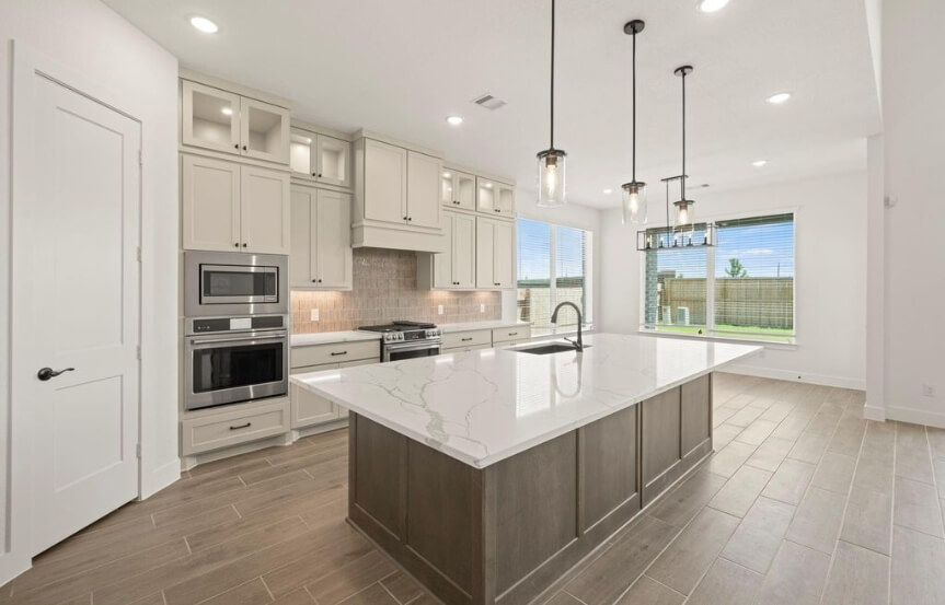 Chesmar 60 7107 Rustic Forest Dr Kitchen 2