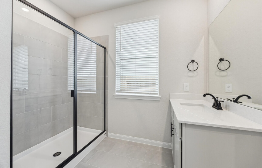 Brookfield 40 AL 6403 Prospect Oaks Pkwy, Bath1 (1)