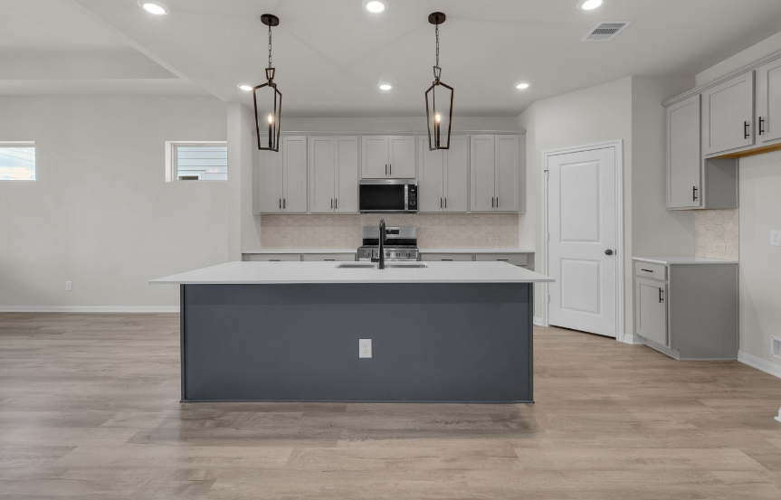 6411 Haltwhistle Ln Kitchen