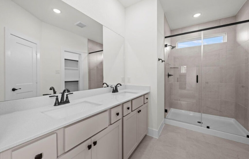 CC 7607 Swooping Swallow Ln Primary Bath