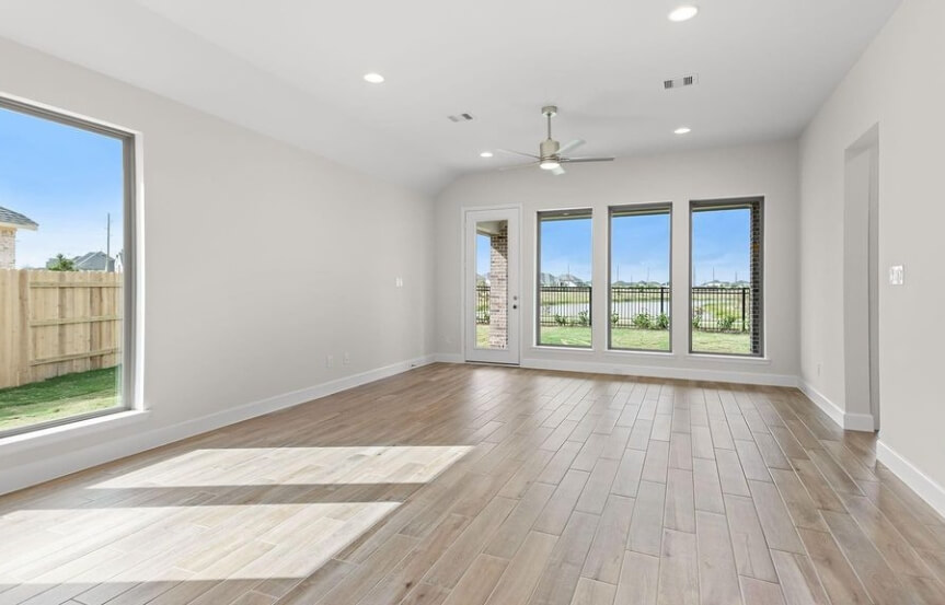 Perry 45. 7311 Hemlock Crest Dr . Interior 2