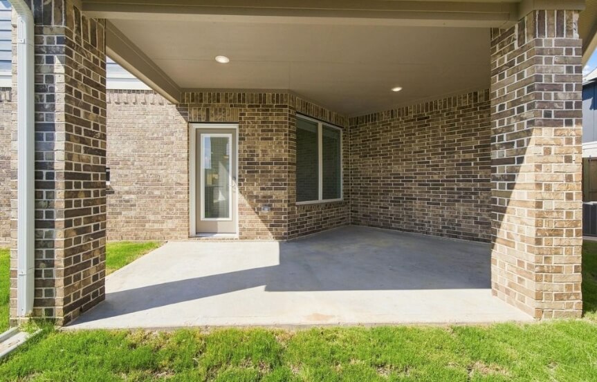 CC . 7627 Swooping Swallow Ln . Patio