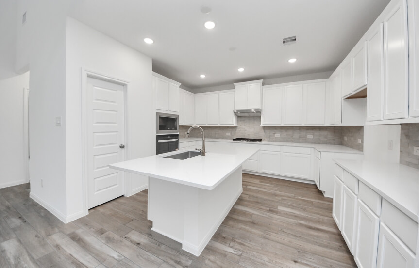 BR40 7227 Blue Gentiana Lane, Kitchen1 (1)