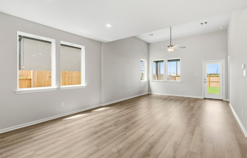 Brookfield 45 . 6407 Haltwhistle Ln . Interior (2)