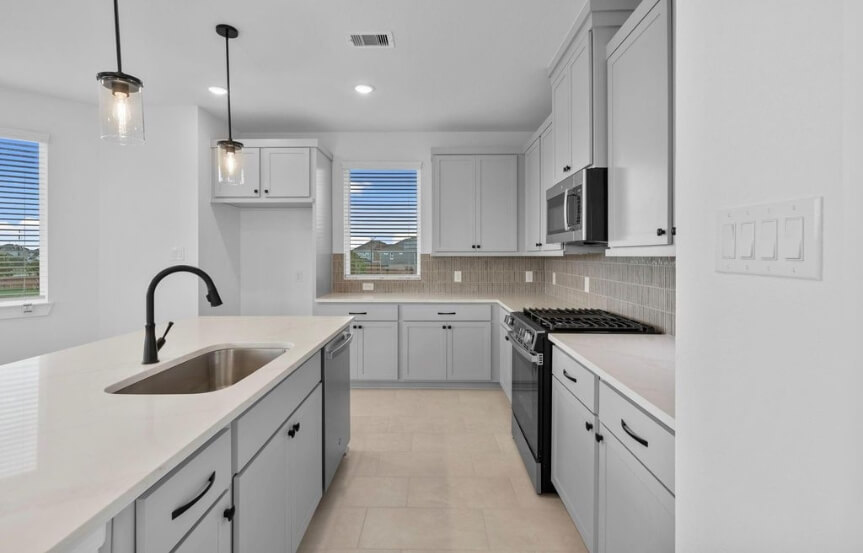 CC . 24019 Breezy Bank . Kitchen 2