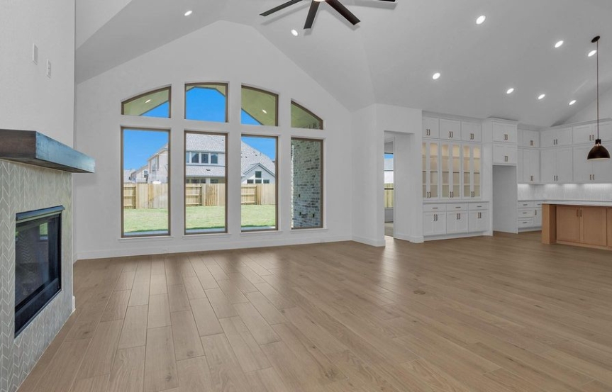 Perry 70 . 25006 Golden Tallgrass Dr . Interior