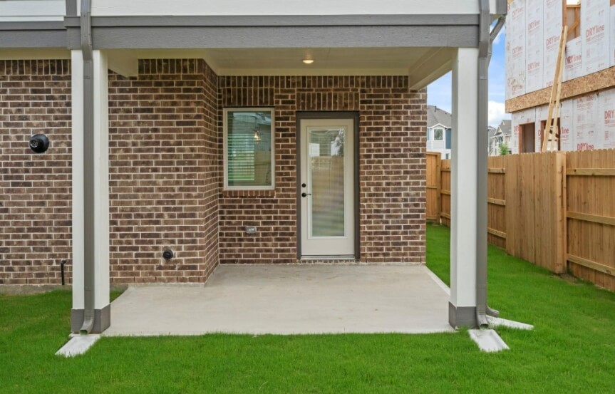 CC 7639 Swooping Swallow Ln Patio (1)