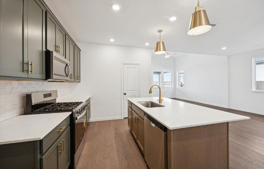 50 BR 7731 Clover Gully Kitchen 1 (1)