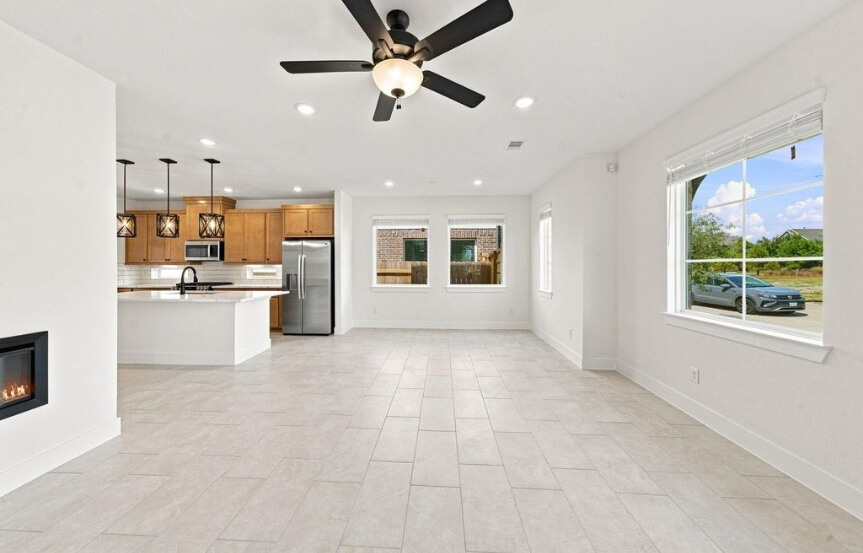 CC . 7635 Swooping Swallow Ln . Interior