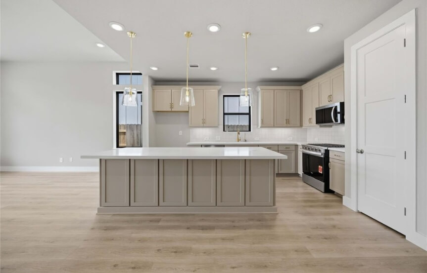 Beazer 7727 Cattail Shallows Ln Kitchen